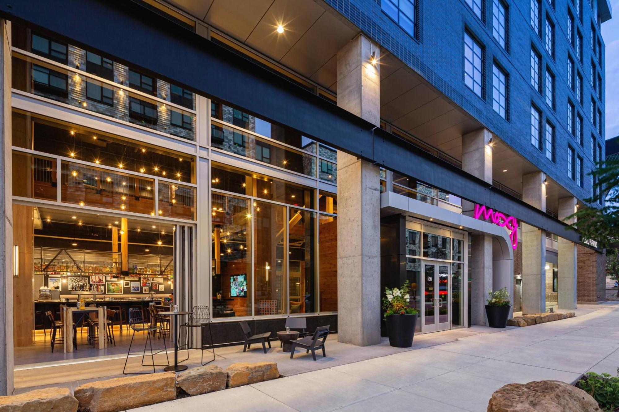 Moxy Minneapolis Downtown Exterior photo
